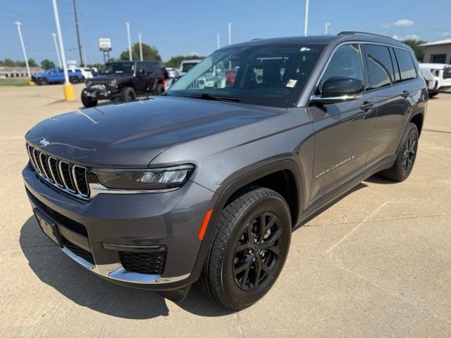 Used 2022 Jeep Grand Cherokee L Limited w/ Trailer Tow Group (B) AWD/4WD image 3