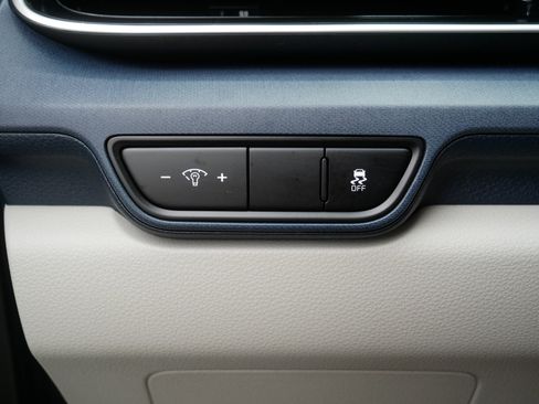 Used 2025 Kia Carnival EX FWD image 26