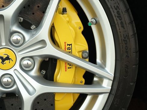 Used 2016 Ferrari California T image 30