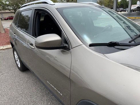 Used 2017 Jeep Cherokee Latitude w/ Trailer Tow Group image 15