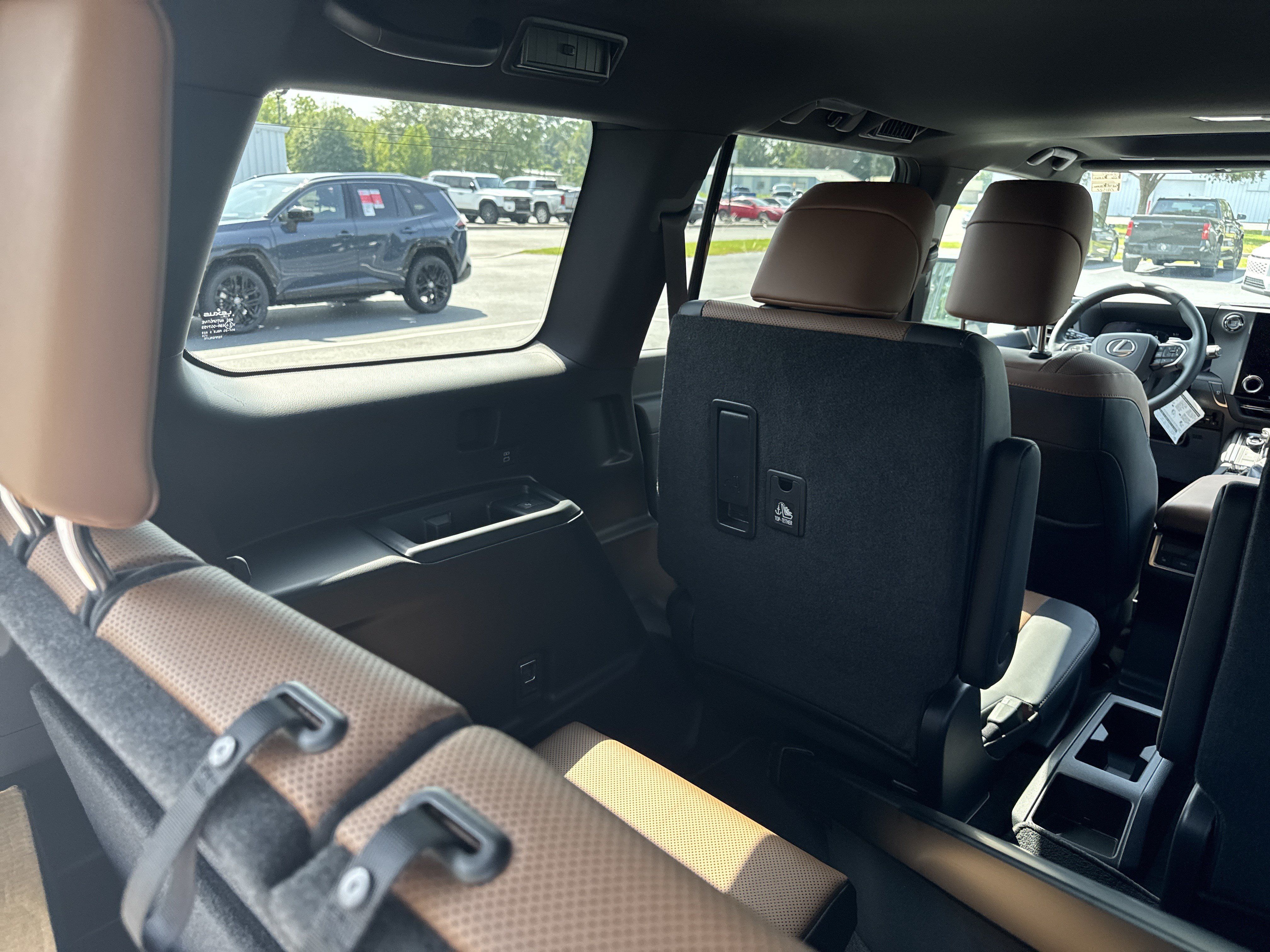 Used 2026 Lexus GX 550 w/ Cold Area Package AWD/4WD image 31