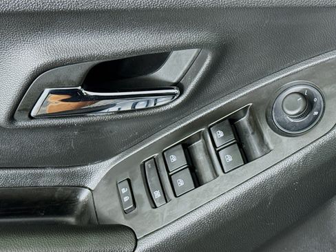 Used 2022 Chevrolet Trax LS w/ Tint and Cruise Package FWD image 21