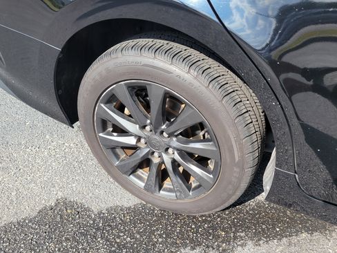 Used 2020 Toyota Camry LE image 9