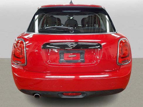 Used 2021 MINI Cooper 4-Door Hardtop w/ Storage Package FWD image 5