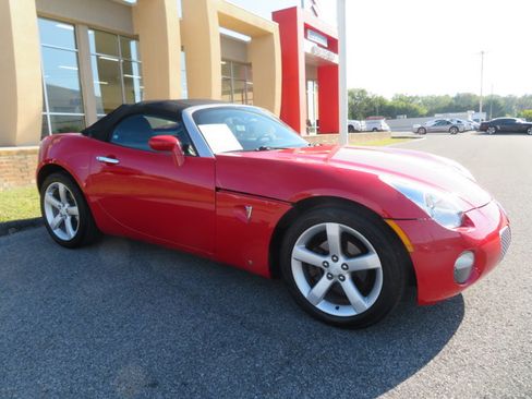 Used 2006 Pontiac Solstice Convertible w/ Premium Package image 1