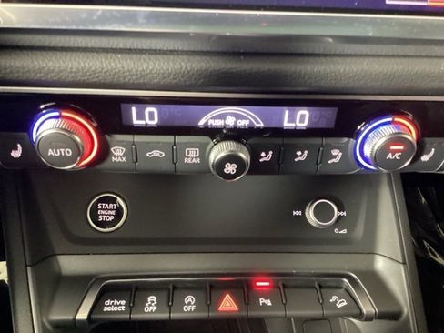 Used 2025 Audi Q3 2.0T Premium image 23