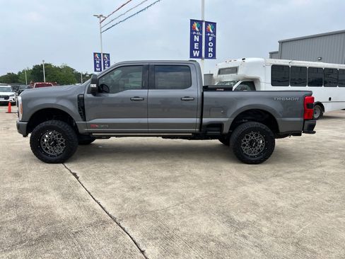 Used 2023 Ford F250 Lariat w/ Lariat Ultimate Package AWD/4WD image 6