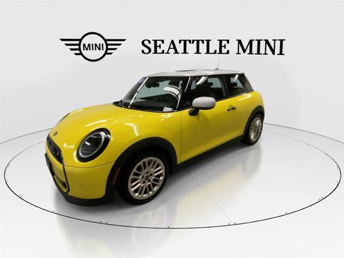 Certified 2025 MINI Cooper S image 5