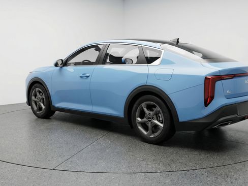 Used 2025 Kia K4 LXS image 6