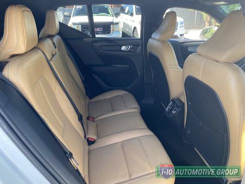 Used 2019 Volvo XC40 T4 Inscription FWD image 13