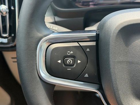 Certified 2026 Volvo XC40 B5 Plus AWD/4WD image 18