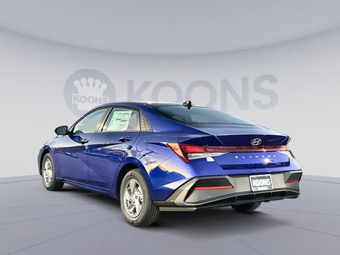 New 2026 Hyundai Elantra SE image 4