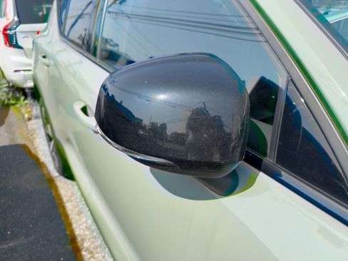 Certified 2023 Volvo XC40 B5 Plus w/ Driver Assist Package image 14