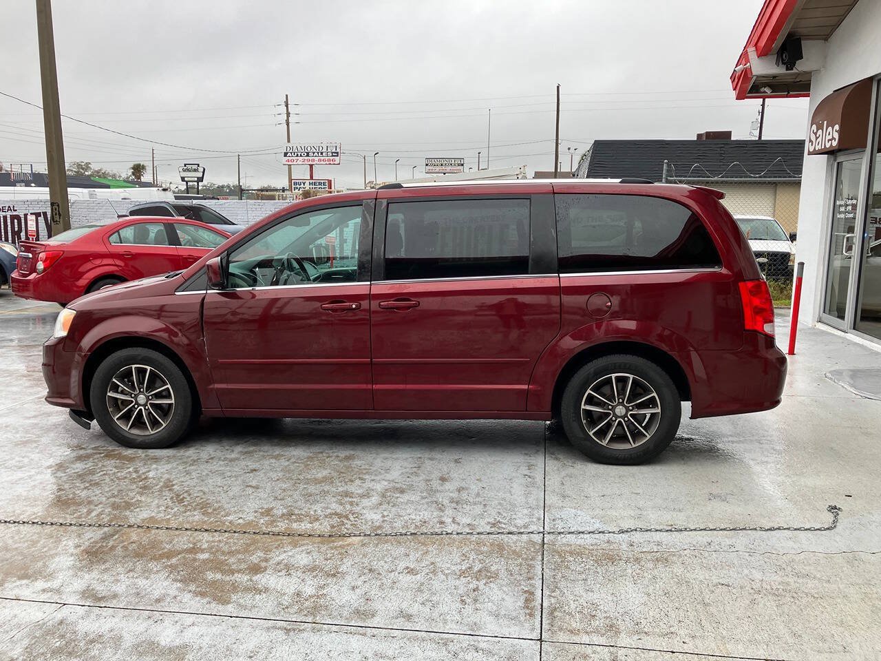 Used 2017 Dodge Grand Caravan SXT FWD image 6