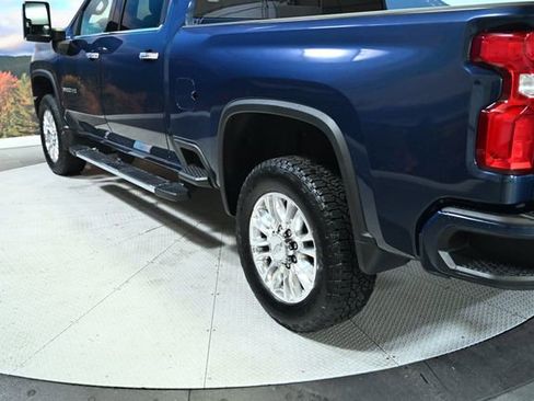 Used 2022 Chevrolet Silverado 3500 High Country w/ Z71 Off-Road Package image 8