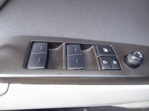 Used 2023 Toyota Camry LE image 10