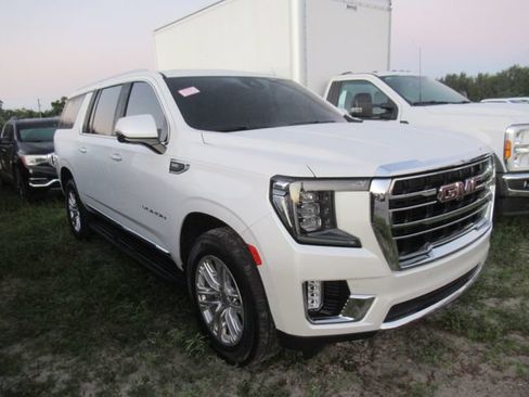 Used 2024 GMC Yukon XL SLT w/ SLT Premium Package AWD/4WD image 1
