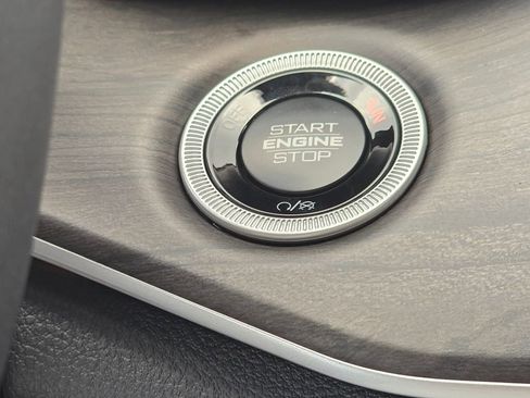 New 2025 Jeep Grand Cherokee L Limited image 31