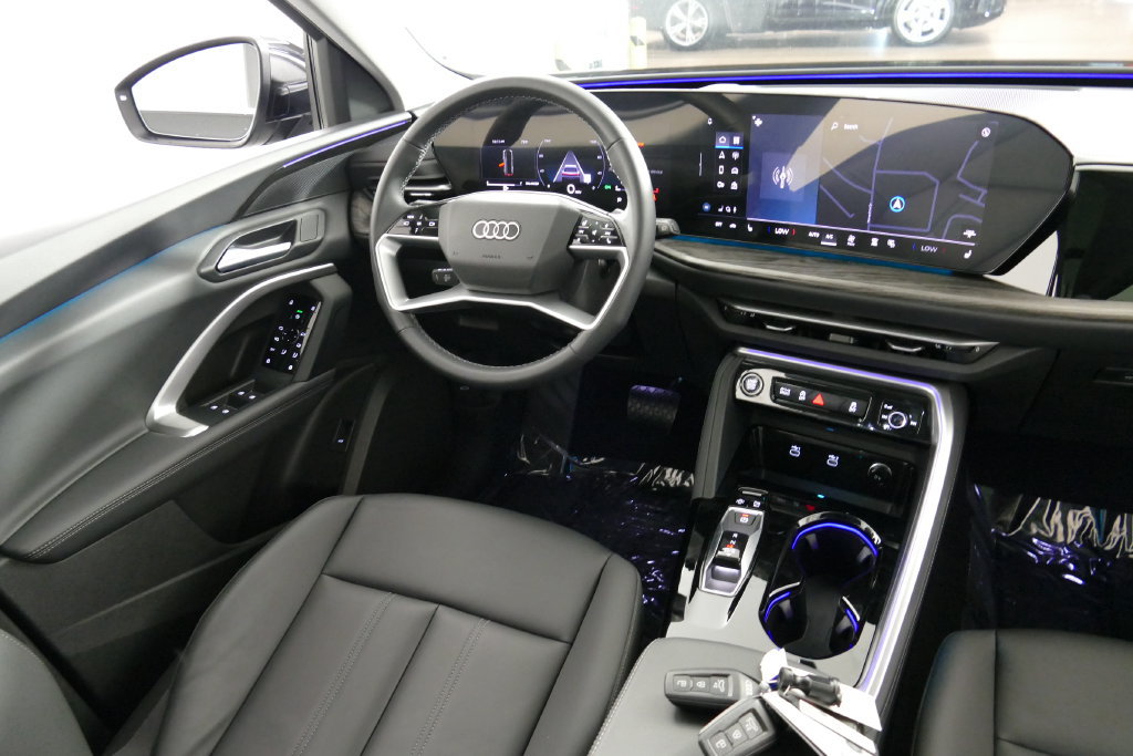 Certified 2025 Audi Q5 Premium w/ Convenience Package AWD/4WD image 24
