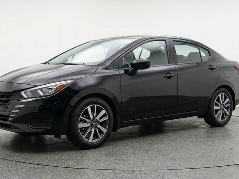 Used 2025 Nissan Versa SV FWD image 3
