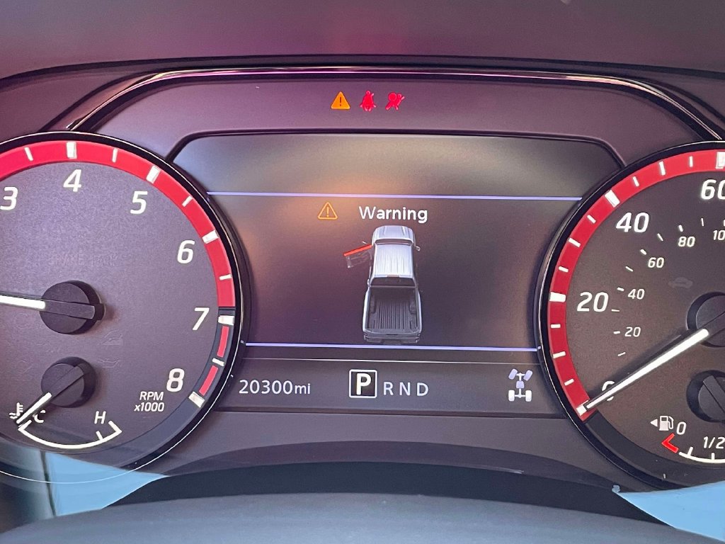 Used 2025 Nissan Frontier PRO-4X AWD/4WD image 24