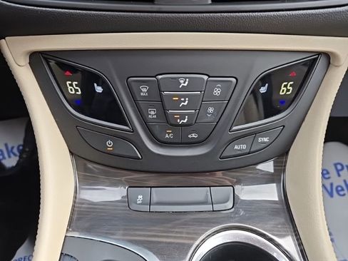 Used 2019 Buick Envision Essence image 17