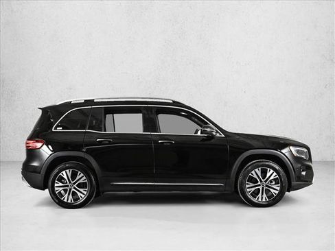 Certified 2025 Mercedes-Benz GLB 250 4MATIC w/ Exclusive Package image 4