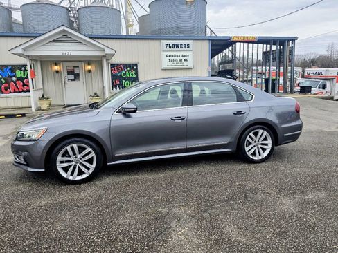 Used 2018 Volkswagen Passat 2.0T SEL Premium image 1