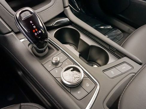 Certified 2025 Cadillac XT6 Luxury image 29