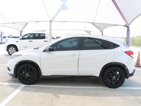 Used 2021 Honda HR-V Sport image 2