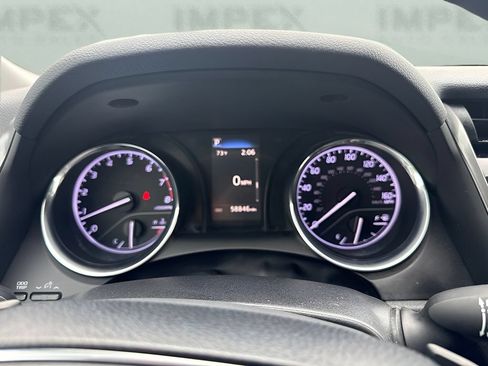 Used 2020 Toyota Camry SE FWD image 10