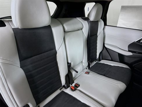 New 2025 Mitsubishi Outlander SE image 27