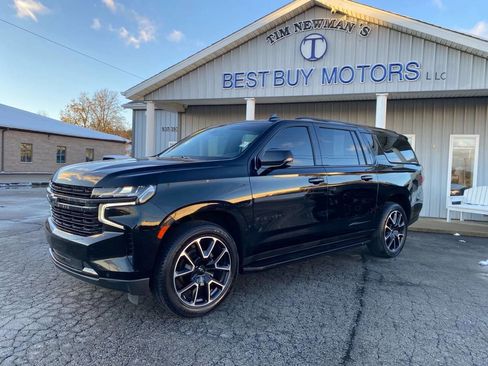 Used 2021 Chevrolet Suburban RST w/ Luxury Package image 36
