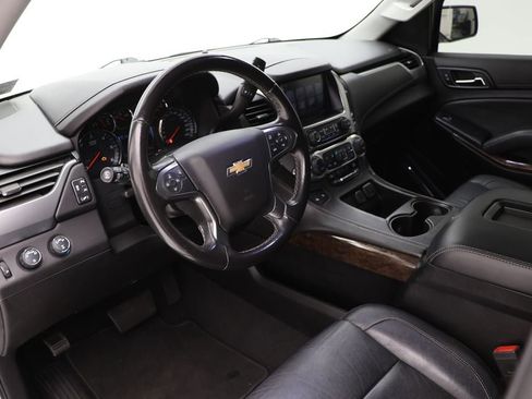Used 2020 Chevrolet Suburban LT image 14