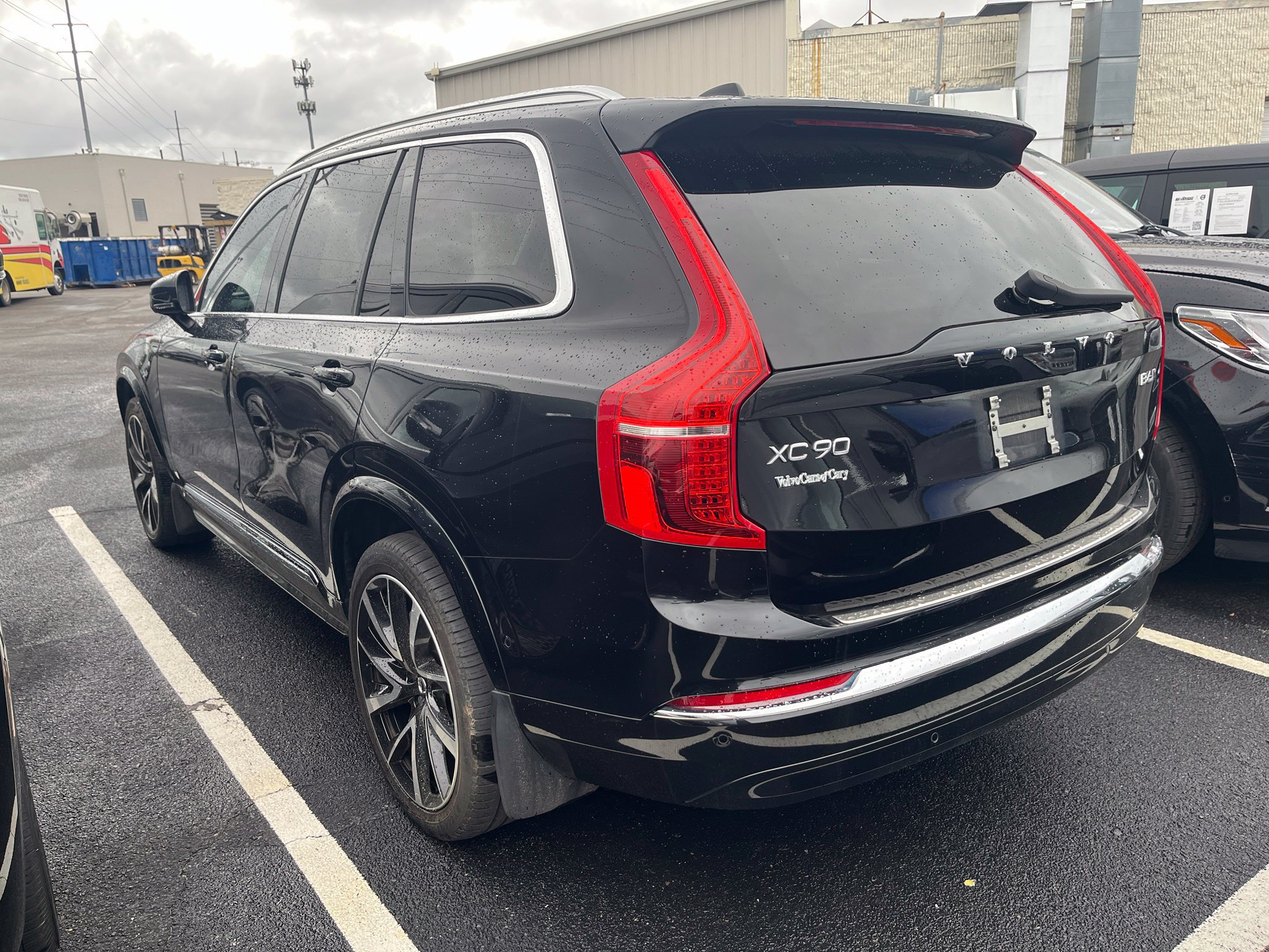 Used 2023 Volvo XC90 B6 Plus w/ Protection Package Premier AWD/4WD image 3