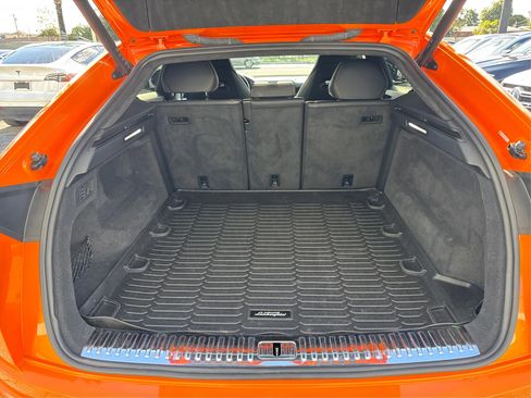 Used 2021 Lamborghini Urus image 11