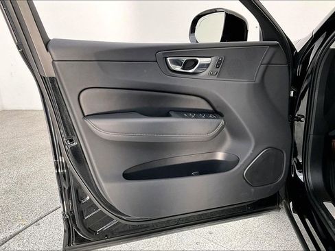 Used 2025 Volvo XC60 B5 Plus w/ Protection Package Premier image 22