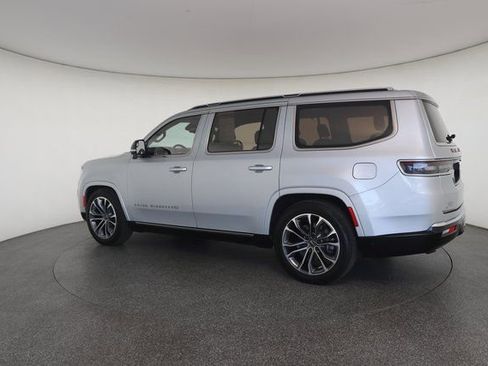 Used 2023 Jeep Grand Wagoneer Series III AWD/4WD image 9