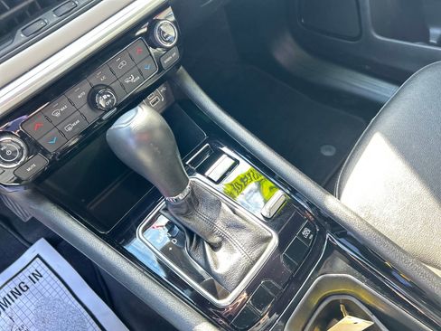 Used 2025 Jeep Compass Limited image 24