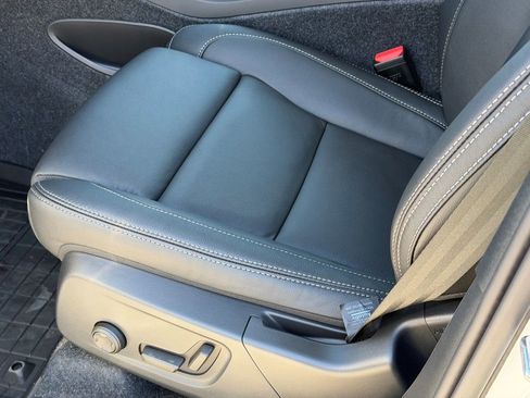 New 2026 Volvo XC40 B5 Ultra w/ Protection Package Premier image 19