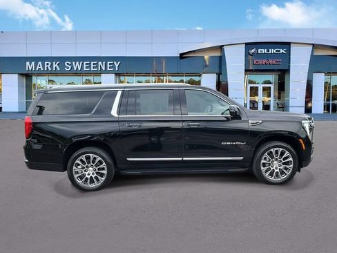 Used 2025 GMC Yukon XL Denali AWD/4WD image 33