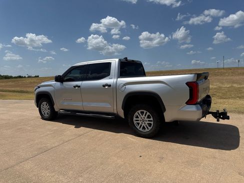 Used 2022 Toyota Tundra SR5 AWD/4WD image 11