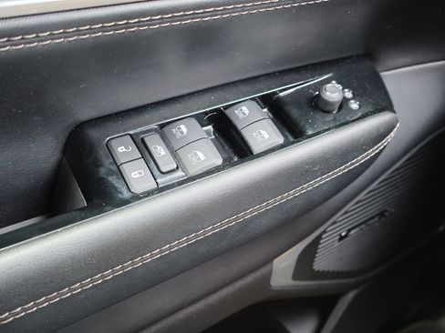 Used 2023 Jeep Wagoneer 4WD image 18