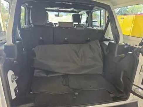 Used 2023 Jeep Wrangler Unlimited Rubicon 4xe w/ Cold Weather Group AWD/4WD image 7