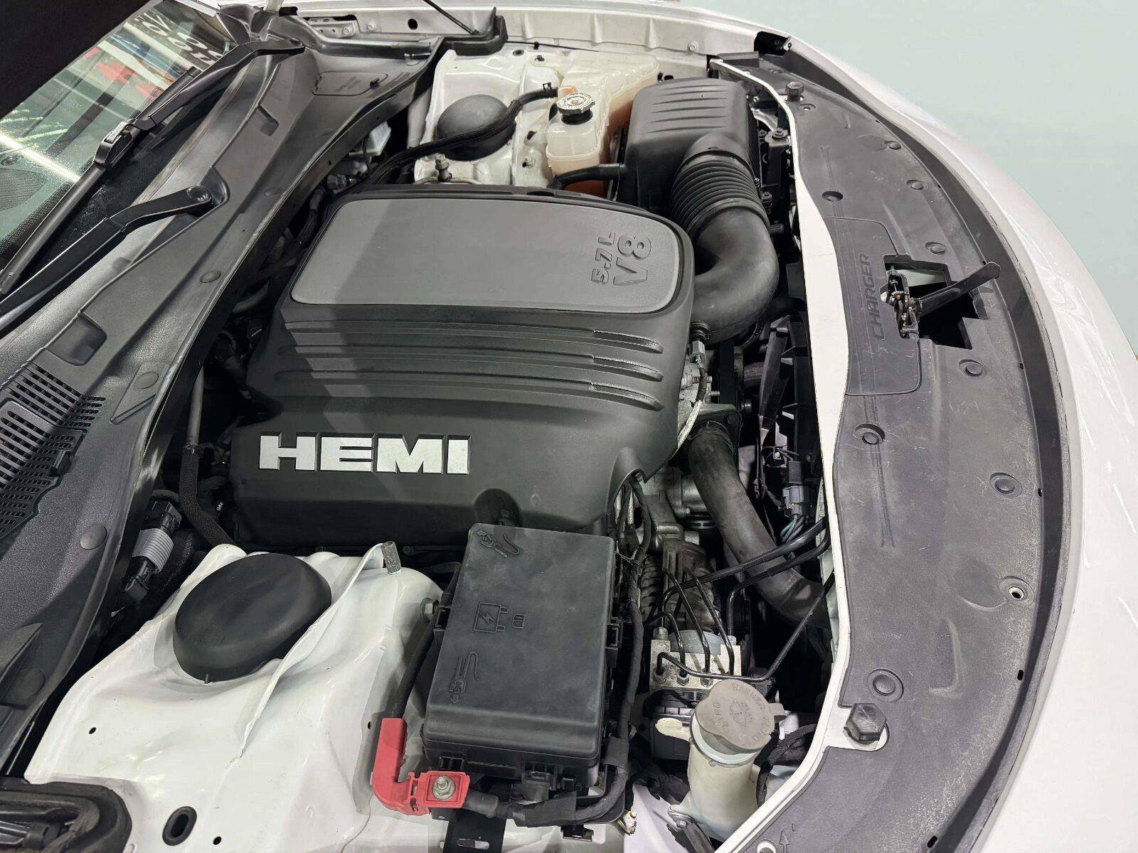 Used 2018 Dodge Charger R/T w/ Plus Group RWD image 41