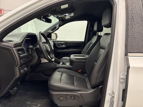 Used 2024 Chevrolet Suburban LT image 9