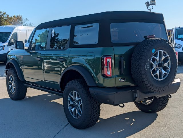 Used 2025 Ford Bronco Badlands AWD/4WD image 3