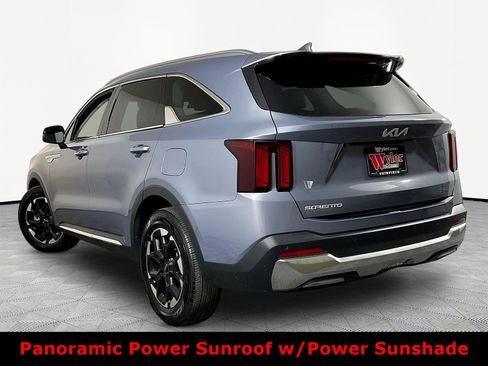Used 2024 Kia Sorento S w/ Panoramic Sunroof Package FWD image 4