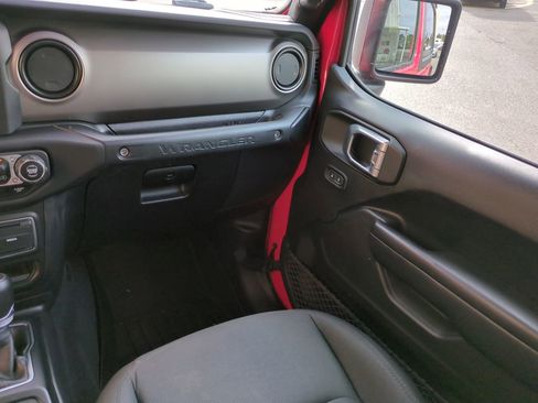 Used 2021 Jeep Wrangler Sport S image 16