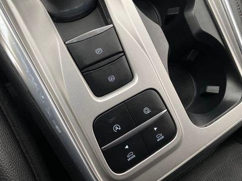 Used 2020 Ford Explorer XLT image 19